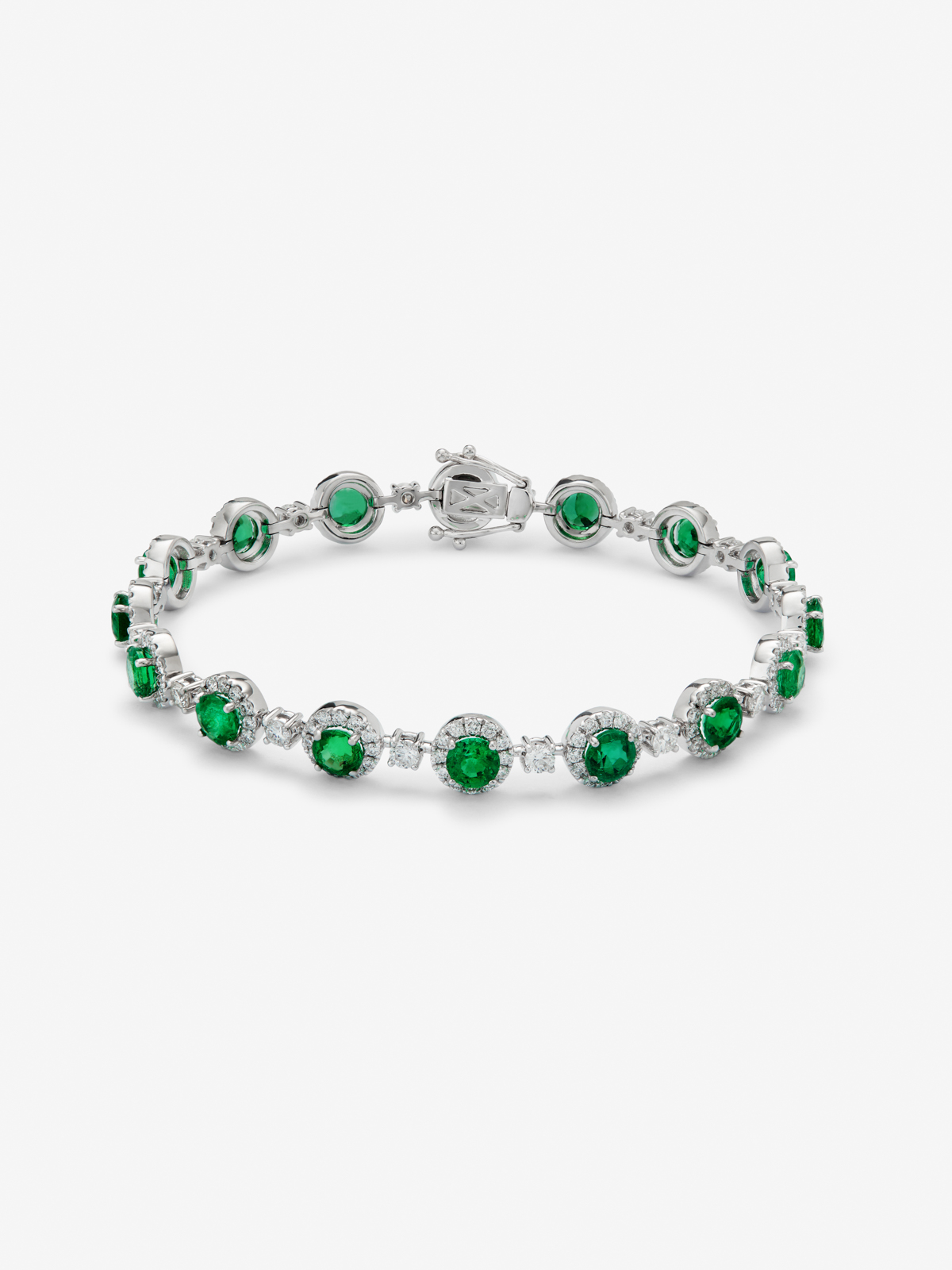 18K white gold bracelet with 5.58 ct brilliant-cut emeralds and 2.73 ct brilliant-cut diamonds