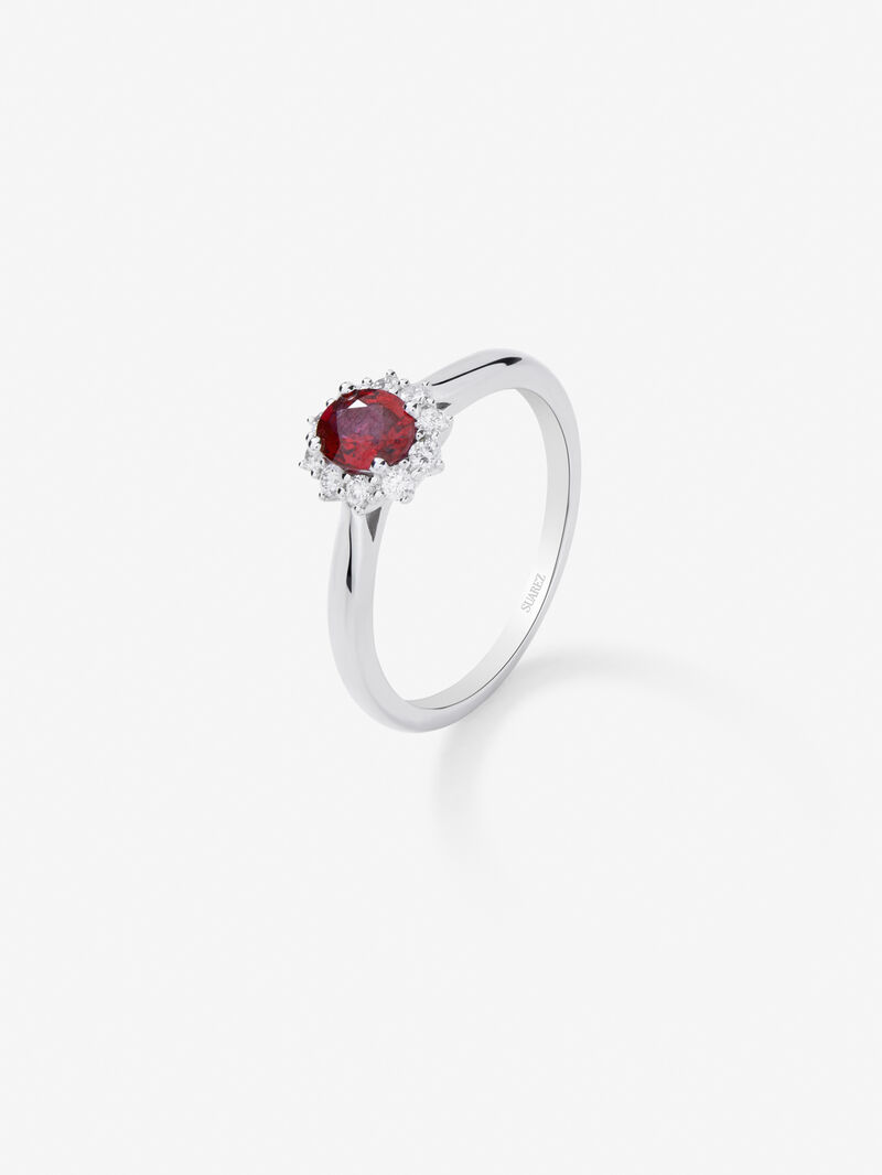 18K white gold ring with 0.45 cts and 0.2 cts diamonds image number 0