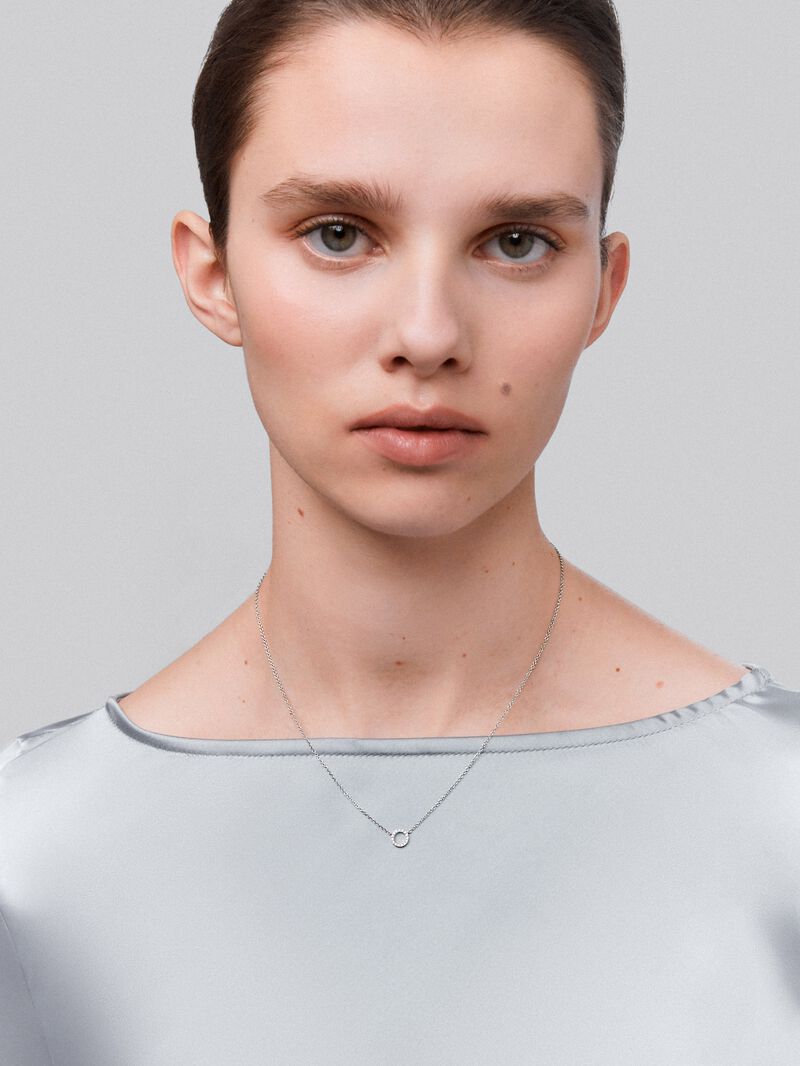 18K white gold pendant with 19 brilliant-cut diamonds with a total of 0.05 cts image number 0