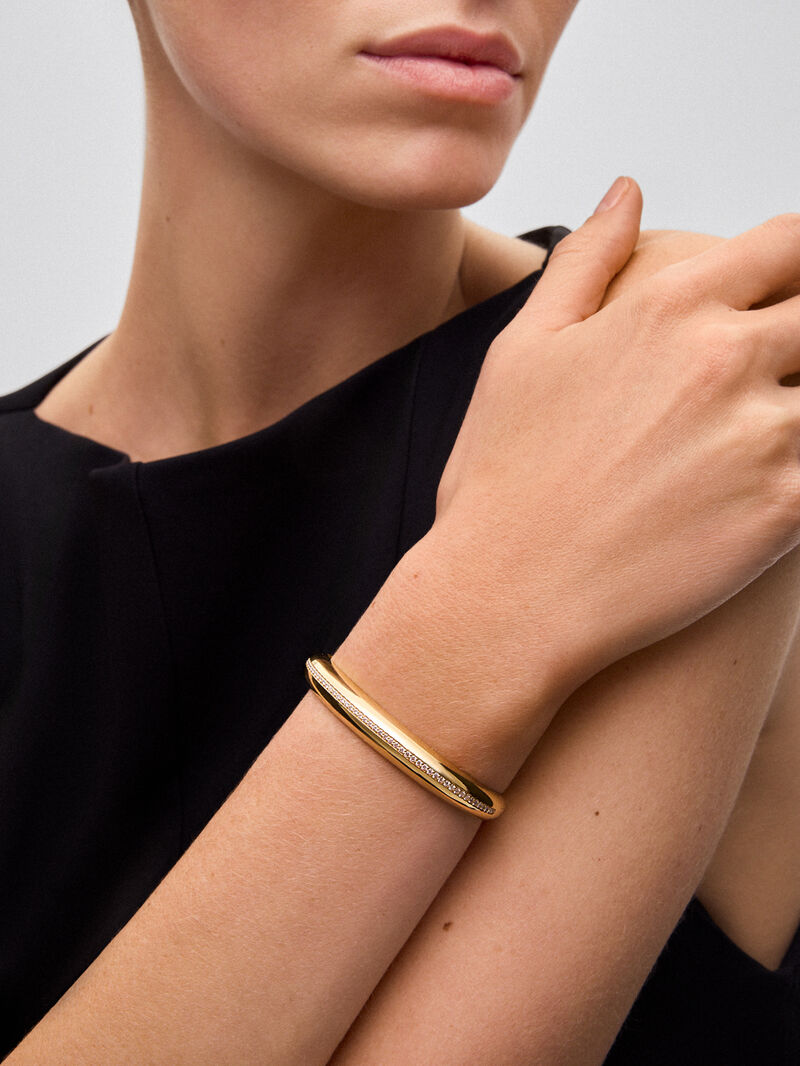 Rigid 18K Yellow Gold Bracelet with Pavé Brilliant-Cut Diamonds image number 3