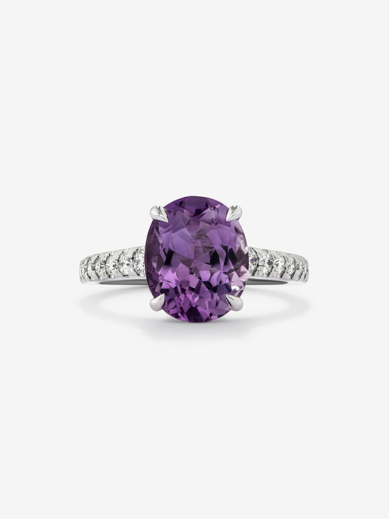 18K white gold ring with oval-cut purple amethyst of 3.51 cts and 14 brilliant-cut diamonds with a total of 0.32 cts image number 2