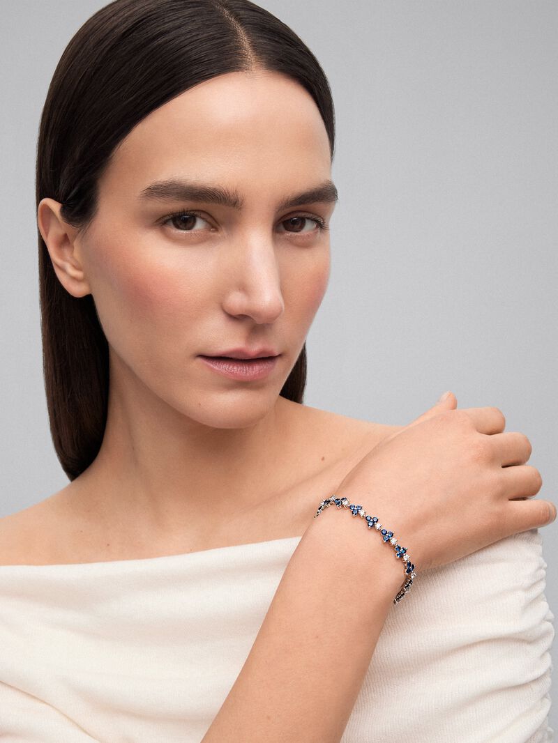 18K White Gold Rivière bracelet with Blue Zafiros in Blind Size 6.62 cts and White Diamonds in Bright Size of 2.85 CTS image number 0
