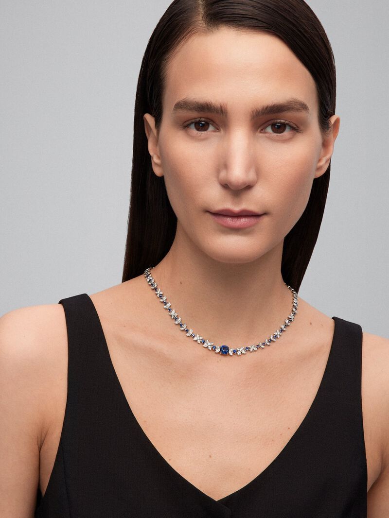 18K white gold necklace with a cushion-cut cornflower blue sapphire of 3.51 cts, 58 brilliant-cut blue sapphires with a total of 4.32 cts and 393 brilliant-cut diamonds with a total of 3.58 cts image number 1