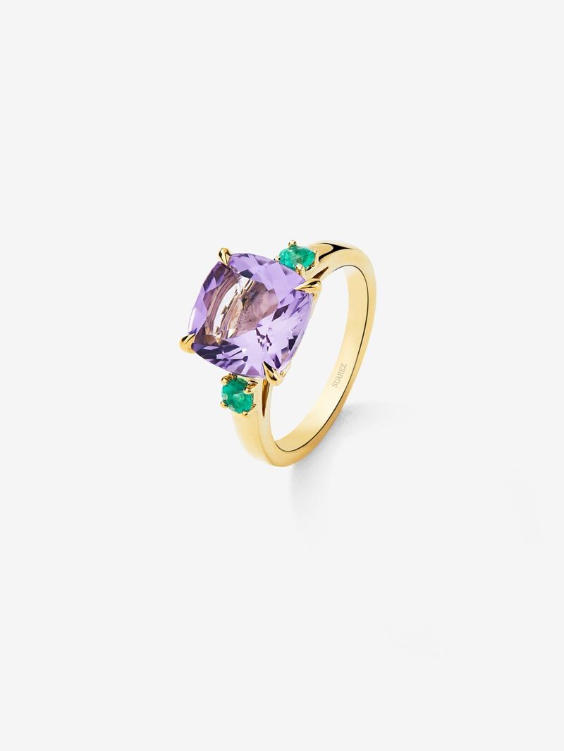 18K yellow gold triple ring with cushion-cut purple amethyst of 3.53 cts and 2 brilliant-cut green emeralds with a total of 0.19 cts image number 0