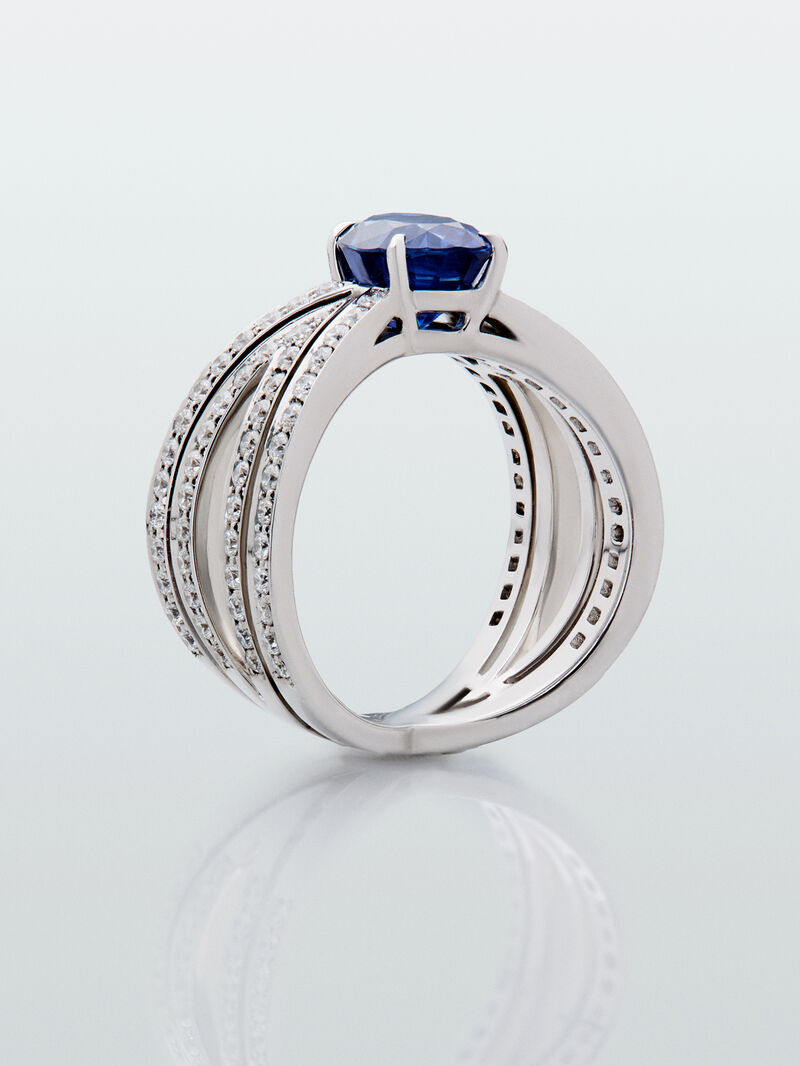 18K white gold multi-arm ring with oval-cut blue sapphire of 2.39 cts and brilliant-cut diamonds with a total of 0.98 cts image number 4