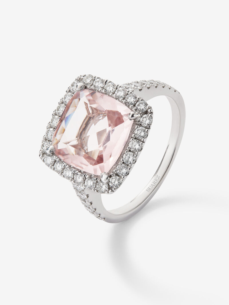 18K white gold ring with cushion-cut pink morganite of 3.6 cts and brilliant-cut diamonds of 0.68 cts image number 0