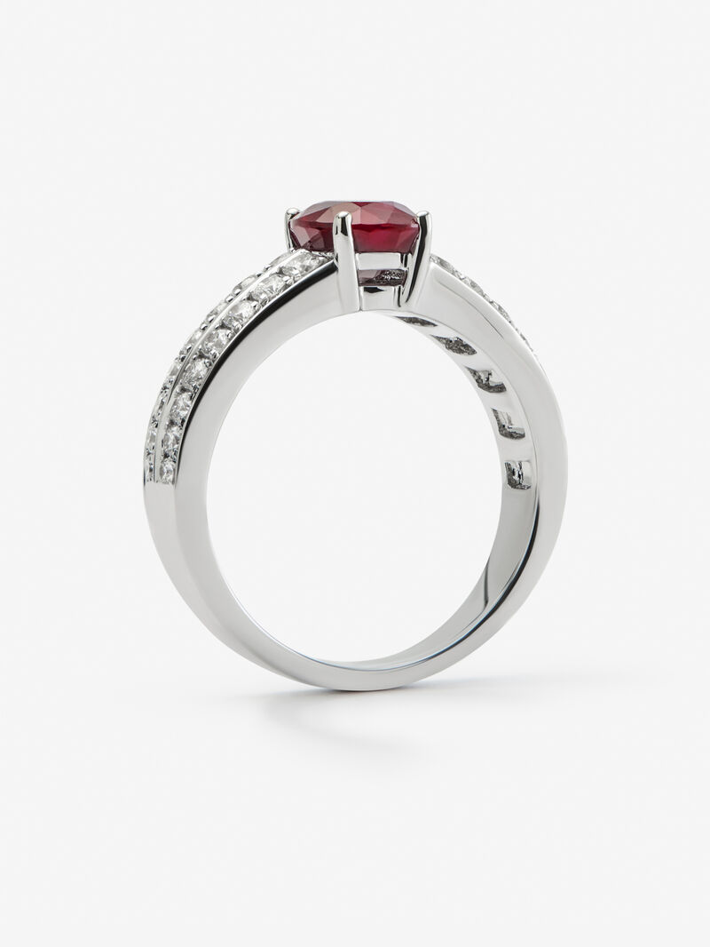 18K white gold ring with cushion-cut pigeon blood ruby ​​of 1.73 cts and 32 brilliant-cut diamonds with a total of 0.52 cts image number 2