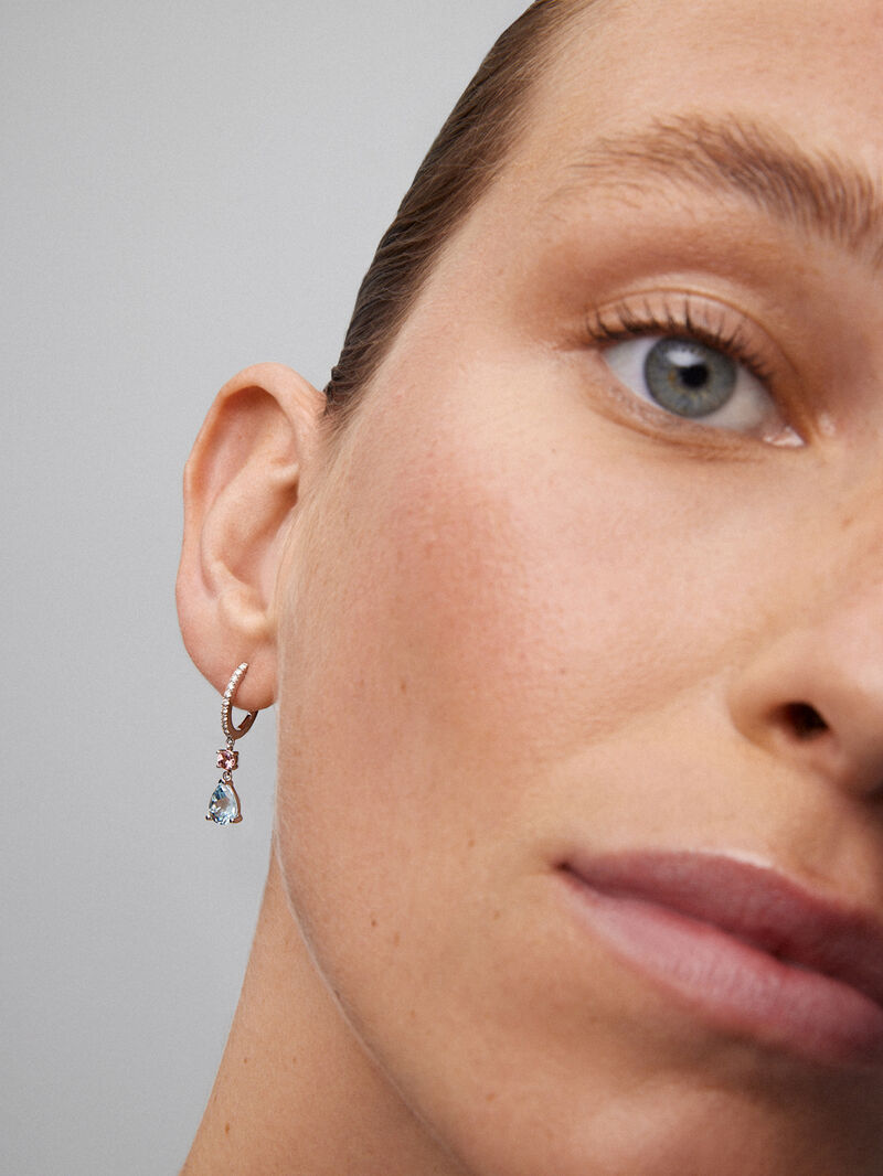 Hoop earrings with 18K white gold pendant featuring aquamarine and tourmaline. image number 1