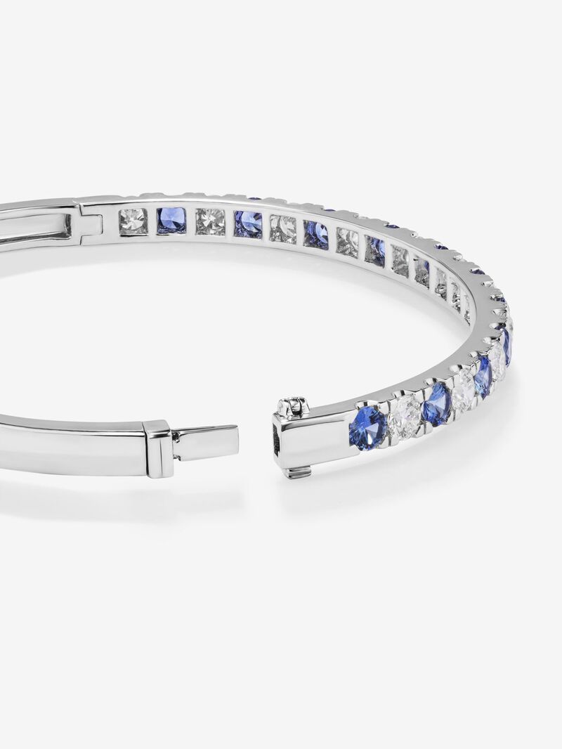 Rigid 18K white gold bracelet with 11 brilliant-cut blue sapphires with a total of 4.9 cts and 11 brilliant-cut diamonds with a total of 1.85 cts image number 4