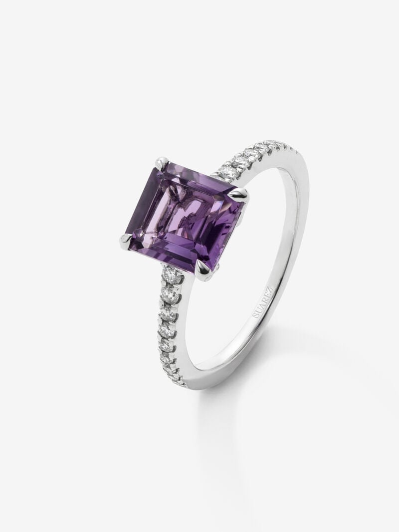 18K white gold ring with radiant cut purple amethyst of 1.79 cts and 18 brilliant cut diamonds with a total of 0.18 cts image number 0