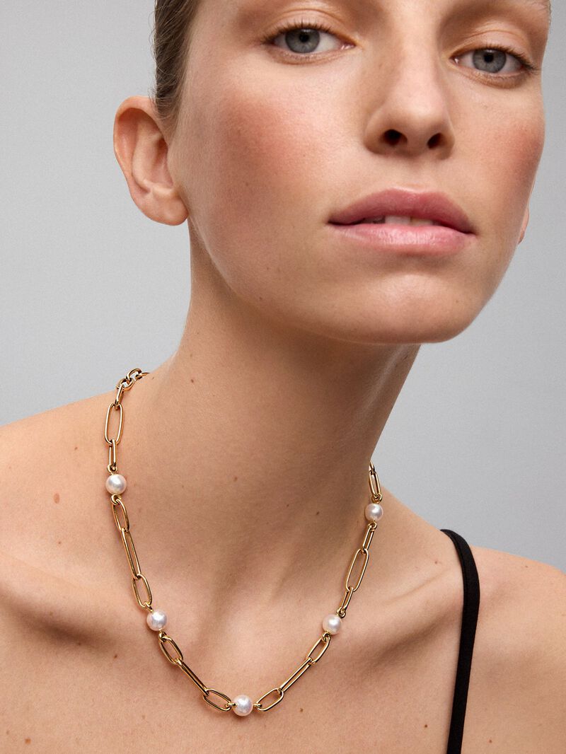 18K yellow gold link necklace with 5 8mm akoya pearls image number 0