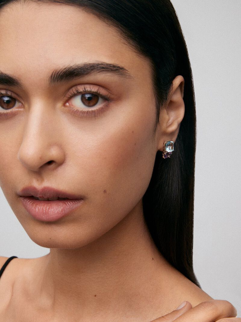 18K yellow gold earrings with 2 cushion-cut sky blue topazes, 2 oval-cut green amethysts and 4 brilliant-cut diamonds with a total of 0.11 cts image number 0