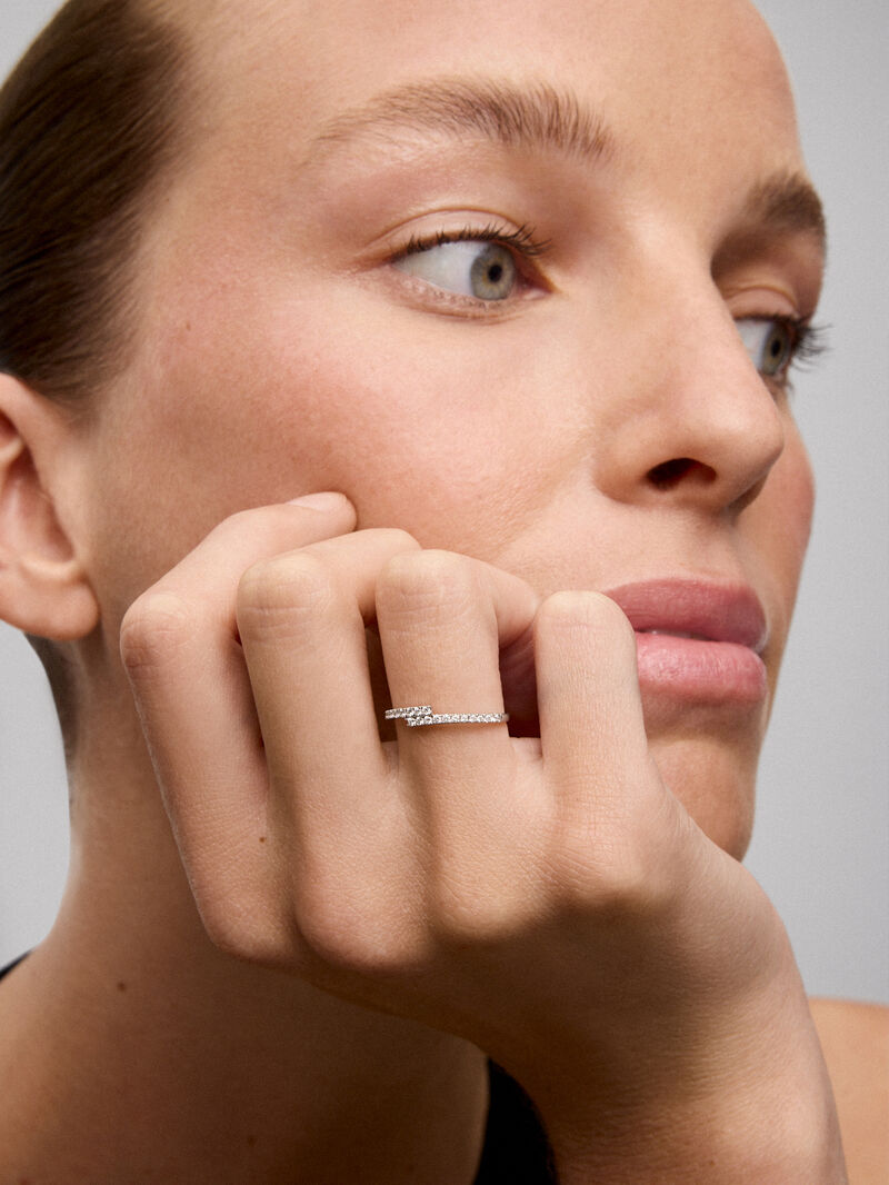 You and me ring in 18K white gold with 22 brilliant-cut diamonds with a total of 0.18 cts image number 3