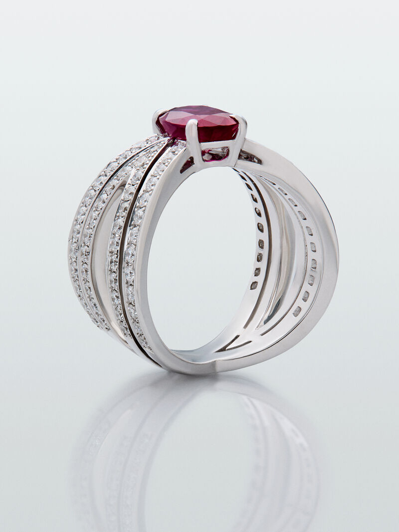 18K white gold multi-arm ring with oval-cut red sapphire of 1.97 cts and brilliant-cut diamonds with a total of 1.06 cts image number 2