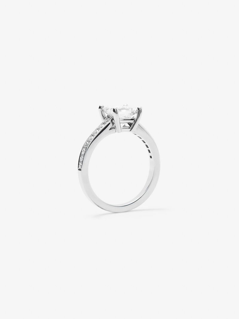 18K white gold ring with central emerald-cut diamond of 1.51 cts and arm of 16 brilliant-cut diamonds with a total of 0.26 cts image number 4