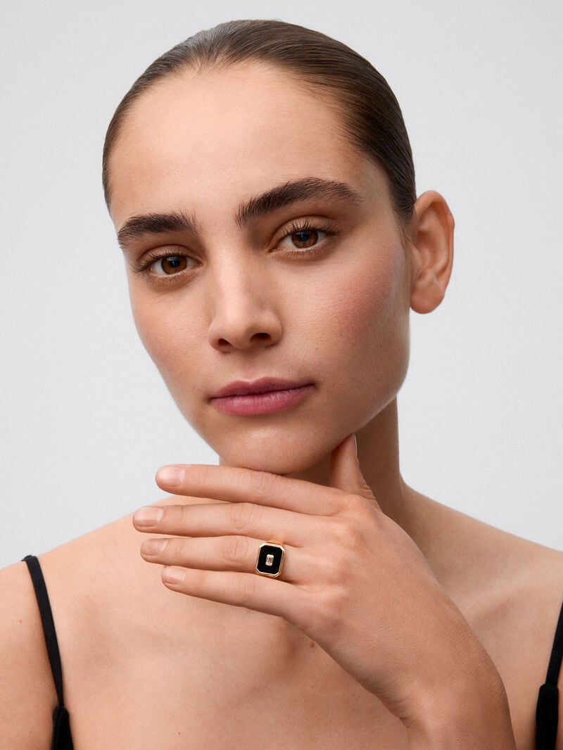18K Yellow Gold Large Signet Ring with Black Onyx and 0.17 cts Diamond image number 1
