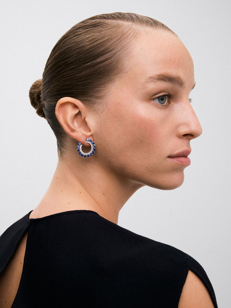 18K white gold hoop earrings with 30 brilliant-cut blue sapphires with a total of 5.85 cts and 42 brilliant-cut diamonds with a total of 1 cts image number 1