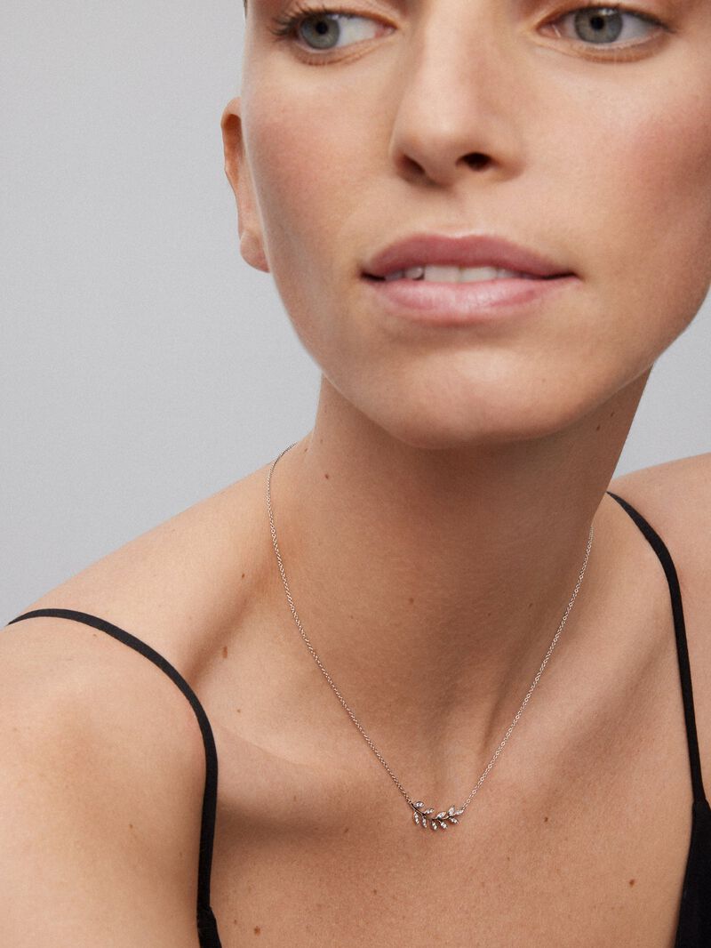 18K White Gold Leaf Pendant Chain with Diamond image number 1