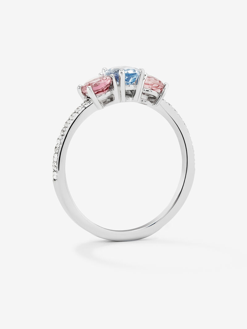 18K white gold triplet ring with oval-cut aquamarine of 0.4 cts, 2 oval-cut pink tourmalines with a total of 0.7 cts and 20 brilliant-cut diamonds with a total of 0.1 cts image number 4