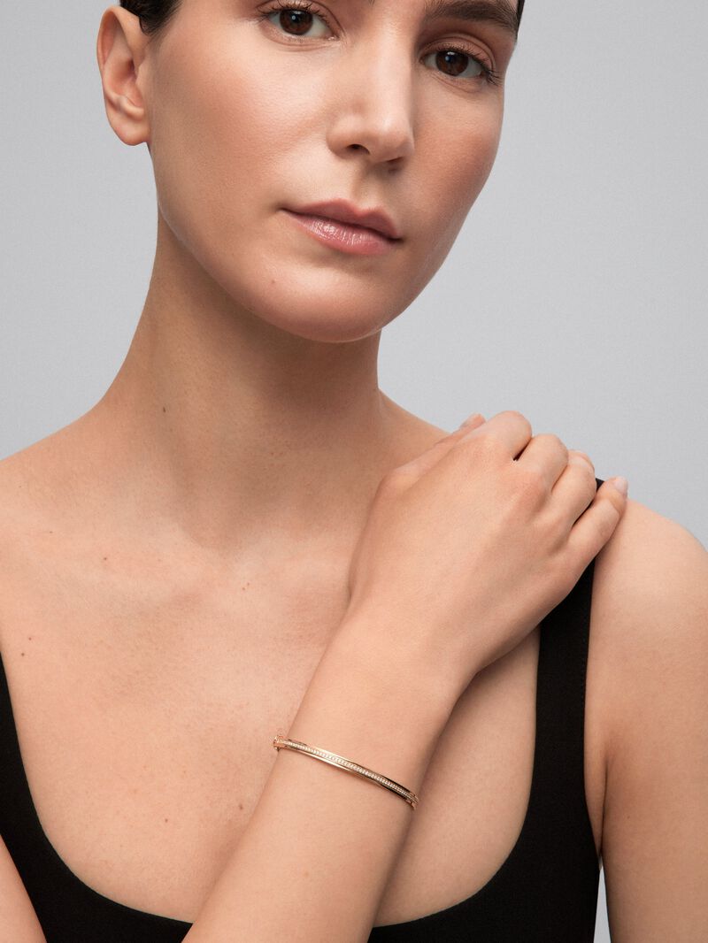 Rigid 18K yellow gold bracelet with 64 brilliant-cut diamonds with a total of 0.38 cts image number 0