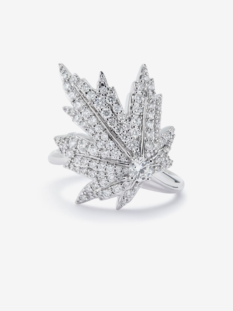 18K white gold ring with a 0.16 ct central brilliant-cut diamond, diamond pavé, and a maple leaf design image number 2