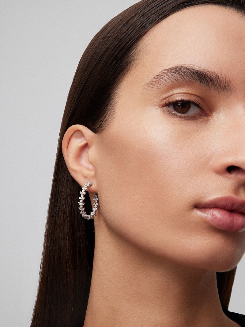 18K white gold hoop earrings with 90 brilliant-cut white diamonds with a total of 2.64 cts image number 5