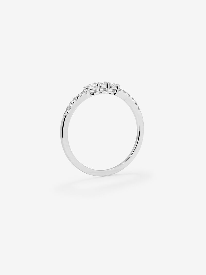 18K White Gold Diamond Ring image number 4
