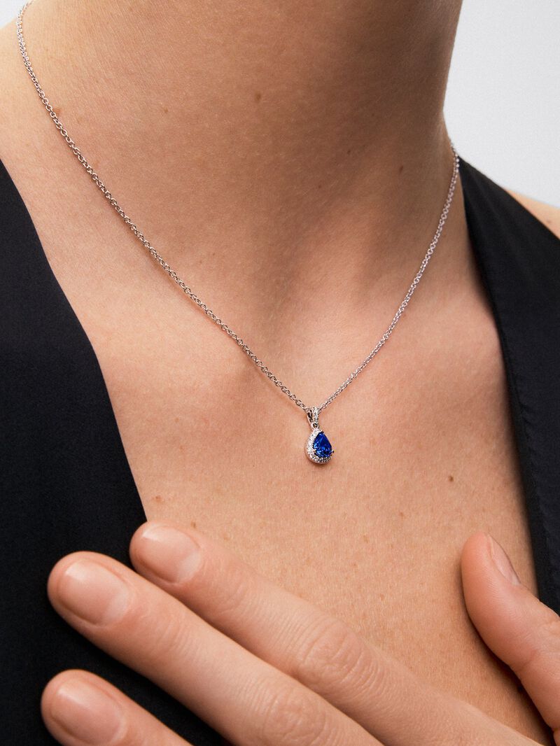 18K white gold pendant with pear-cut blue sapphire of 1.08 cts and brilliant-cut diamonds with a total of 0.1 cts image number 3