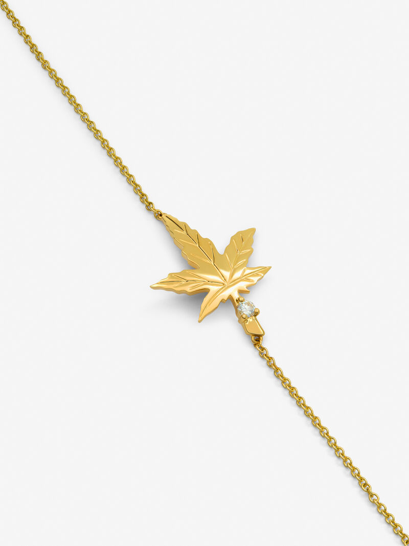 18K yellow gold bracelet with a 0.08 ct brilliant-cut diamond, in a maple leaf design image number 1