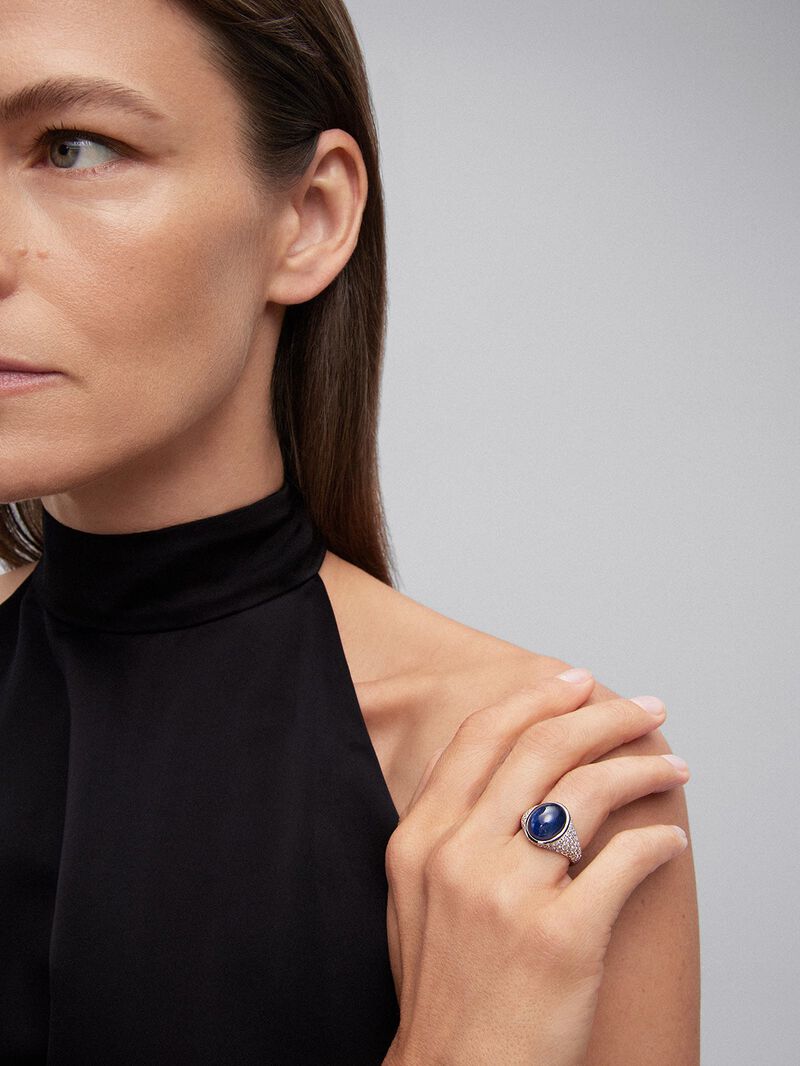 18K white gold ring with blue sapphire image number 3