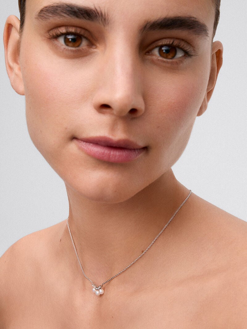 18k white gold pendant chain with three Akoya pearls and diamonds. image number 1
