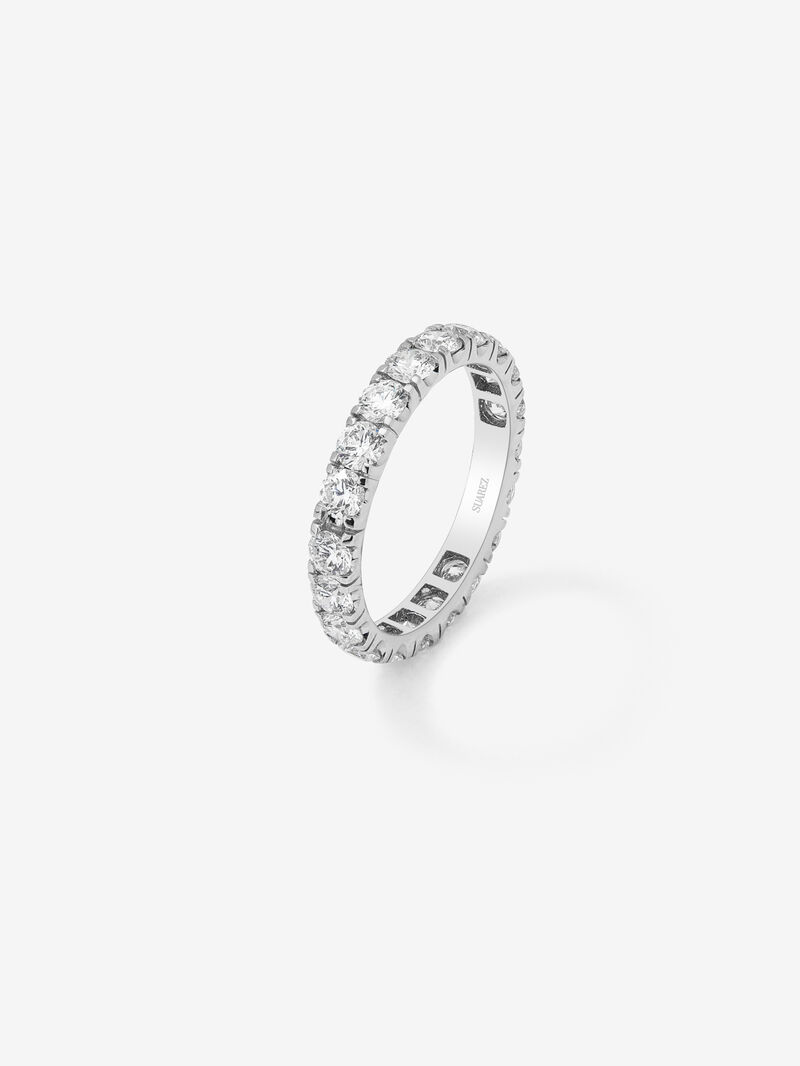 Full eternity engagement ring in 18K white gold with claw set diamonds image number 0