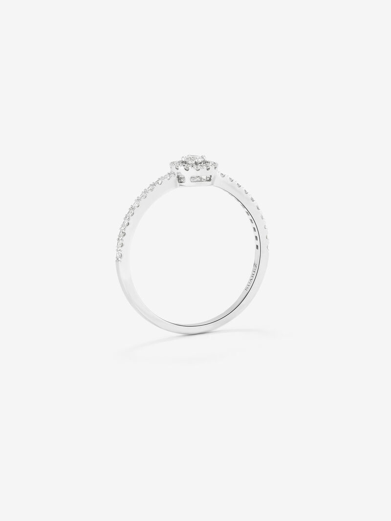 18K White Gold Halo Ring with Diamond image number 4