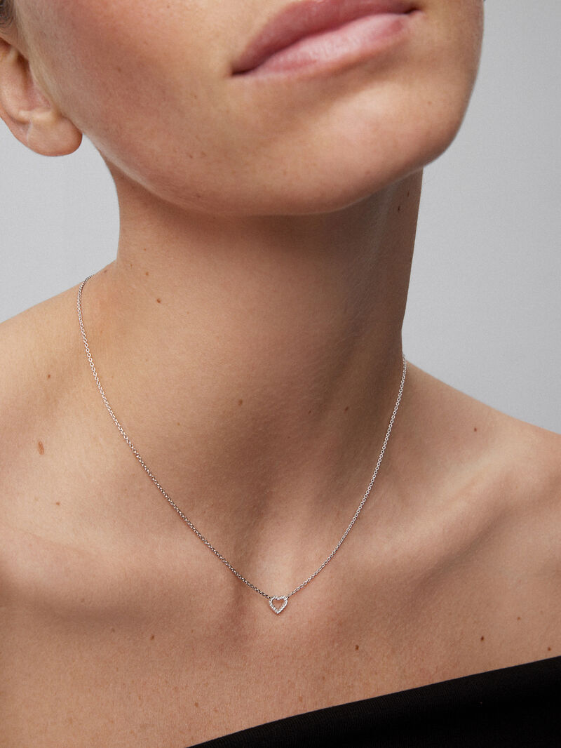 18K White Gold Heart Pendant Chain with Diamonds image number 3
