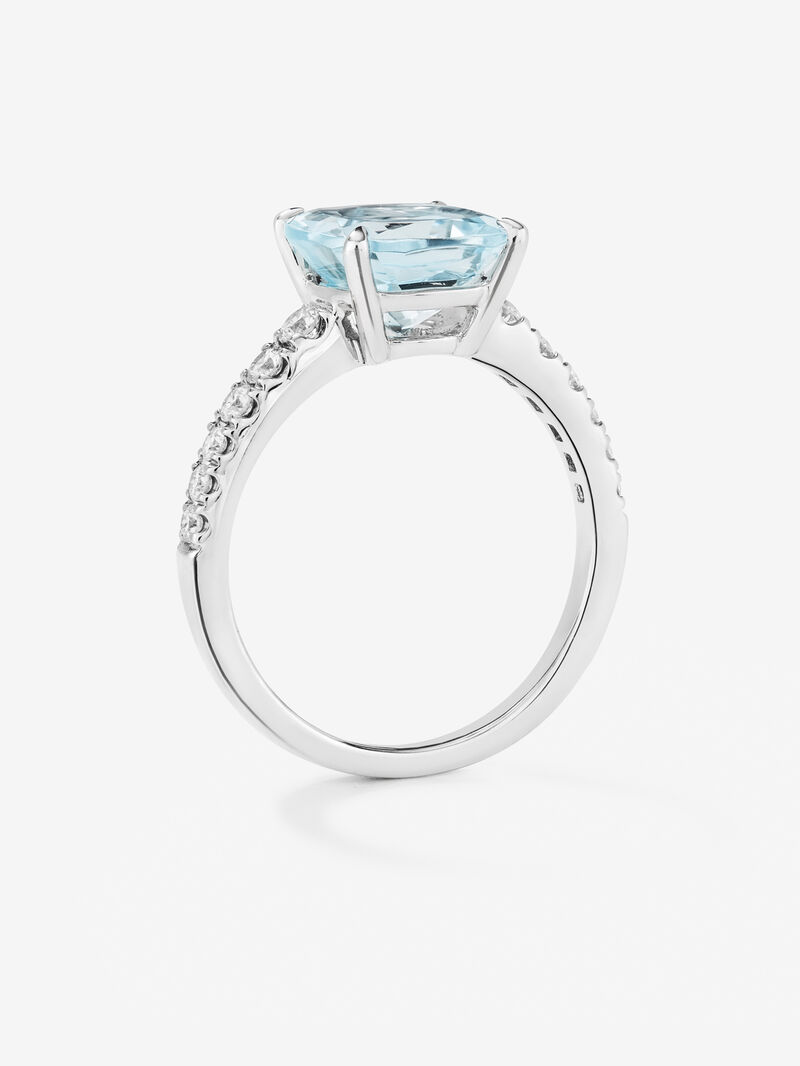 18K white gold ring with cushion-cut sky blue topaz of 3.72 cts and 12 brilliant-cut diamonds with a total of 0.3 cts image number 4