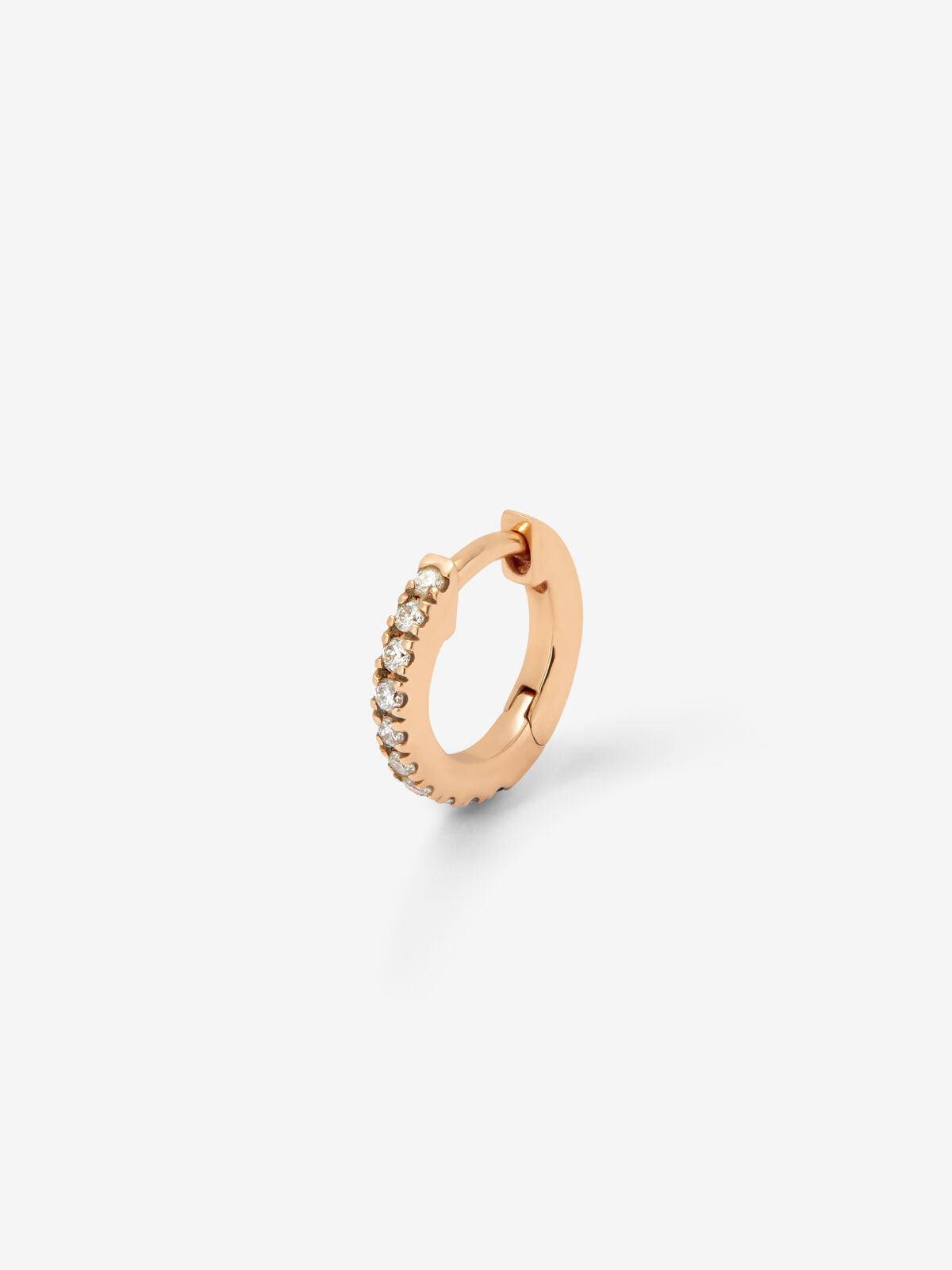 Individual mini hoop earring in 18K rose gold with 10 brilliant cut diamonds with a total of 0.05 cts Suarez