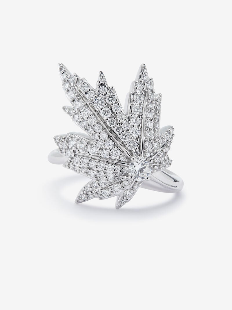 18K white gold ring with a 0.16 ct central brilliant-cut diamond, diamond pavé, and a maple leaf design image number 2