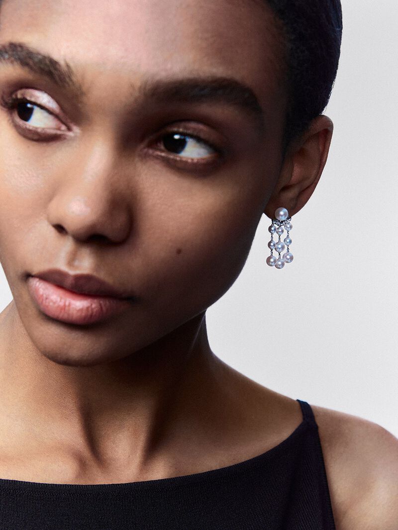 18K white gold earrings with 20 Akoya pearls and 16 brilliant-cut diamonds with a total of 0.08 cts image number 3