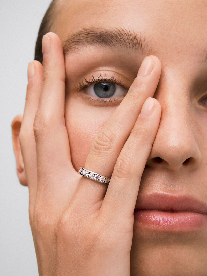 Half ring in 18K white gold with 10 brilliant-cut diamonds with a total of 1.1 cts image number 3