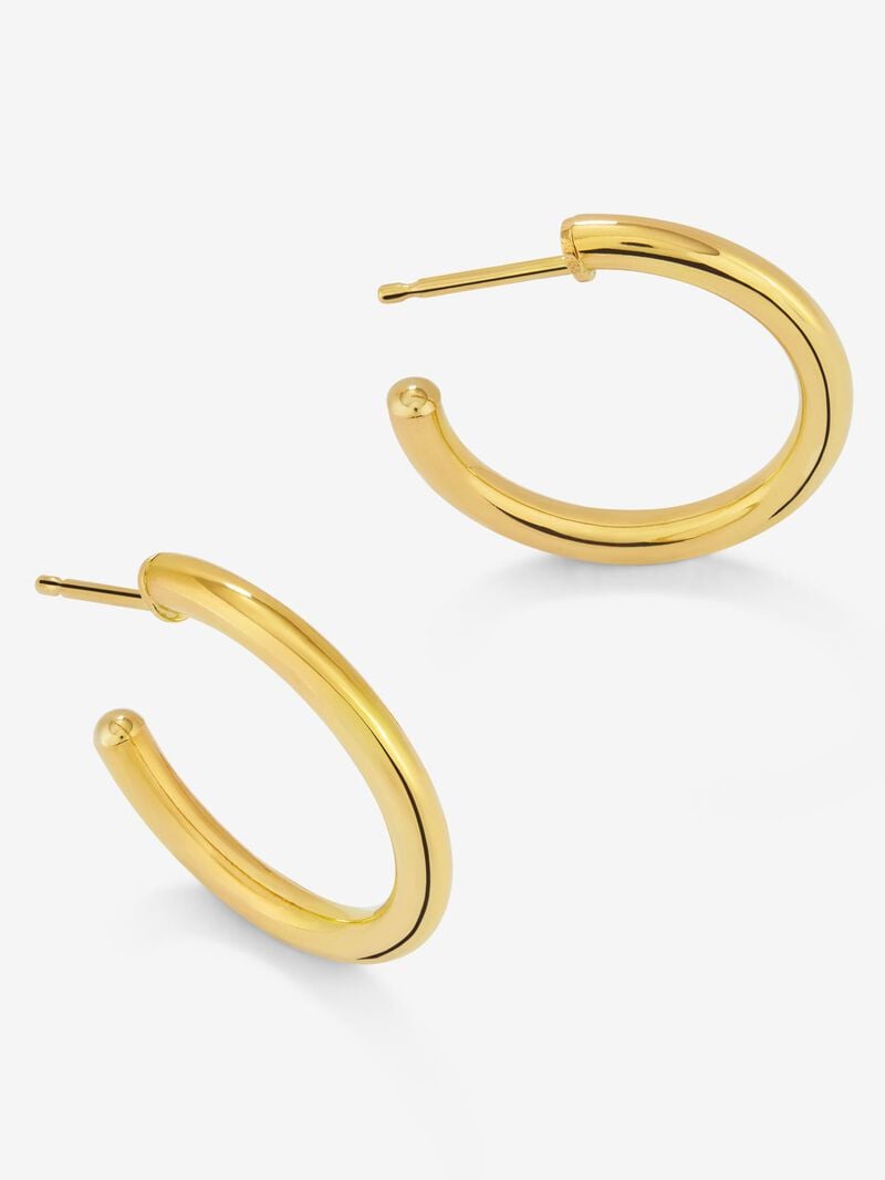 Medium Smooth Hoop Earrings in 18K Yellow Gold image number 2