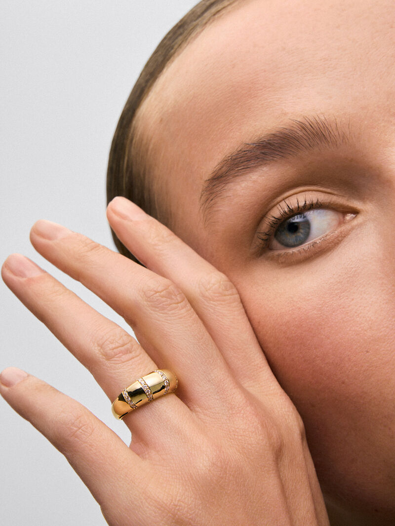 18K Yellow Gold Ring with Brilliant-Cut Pavé Diamonds image number 3