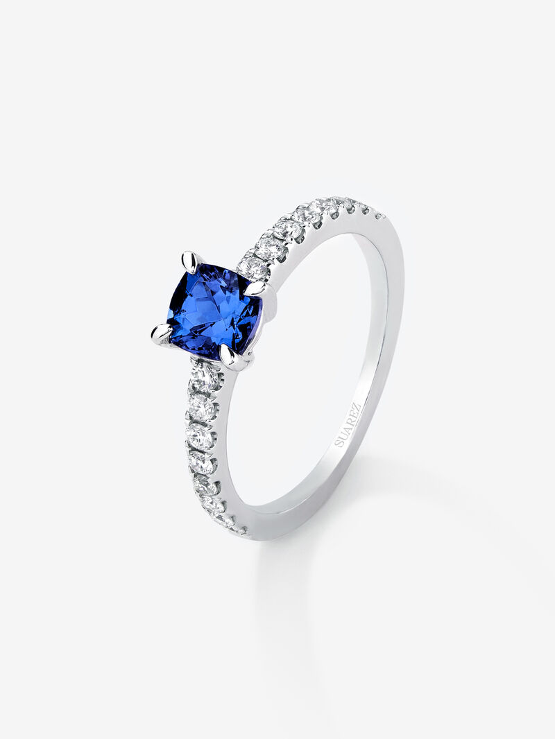 18K white gold solitaire ring with cushion-cut tanzanite of 0.72 cts and 16 brilliant-cut diamonds with a total of 0.26 cts image number 0