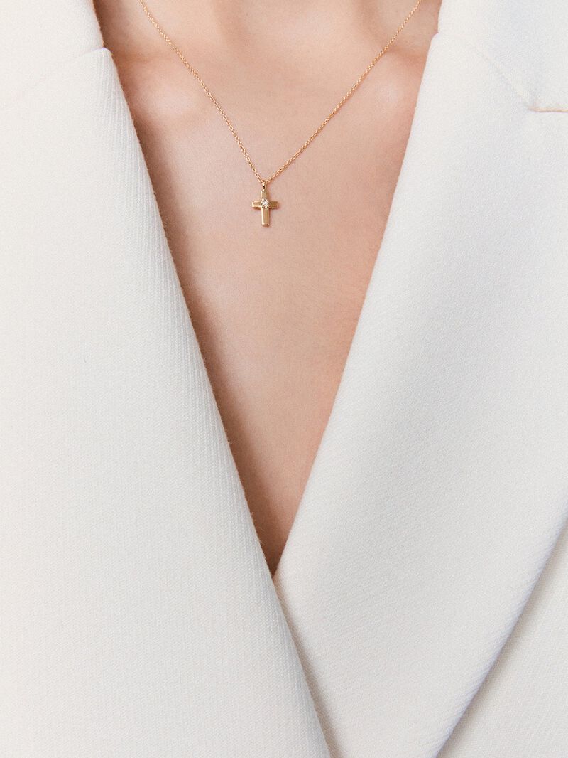 Pendant chain with small 18K yellow gold cross image number 3