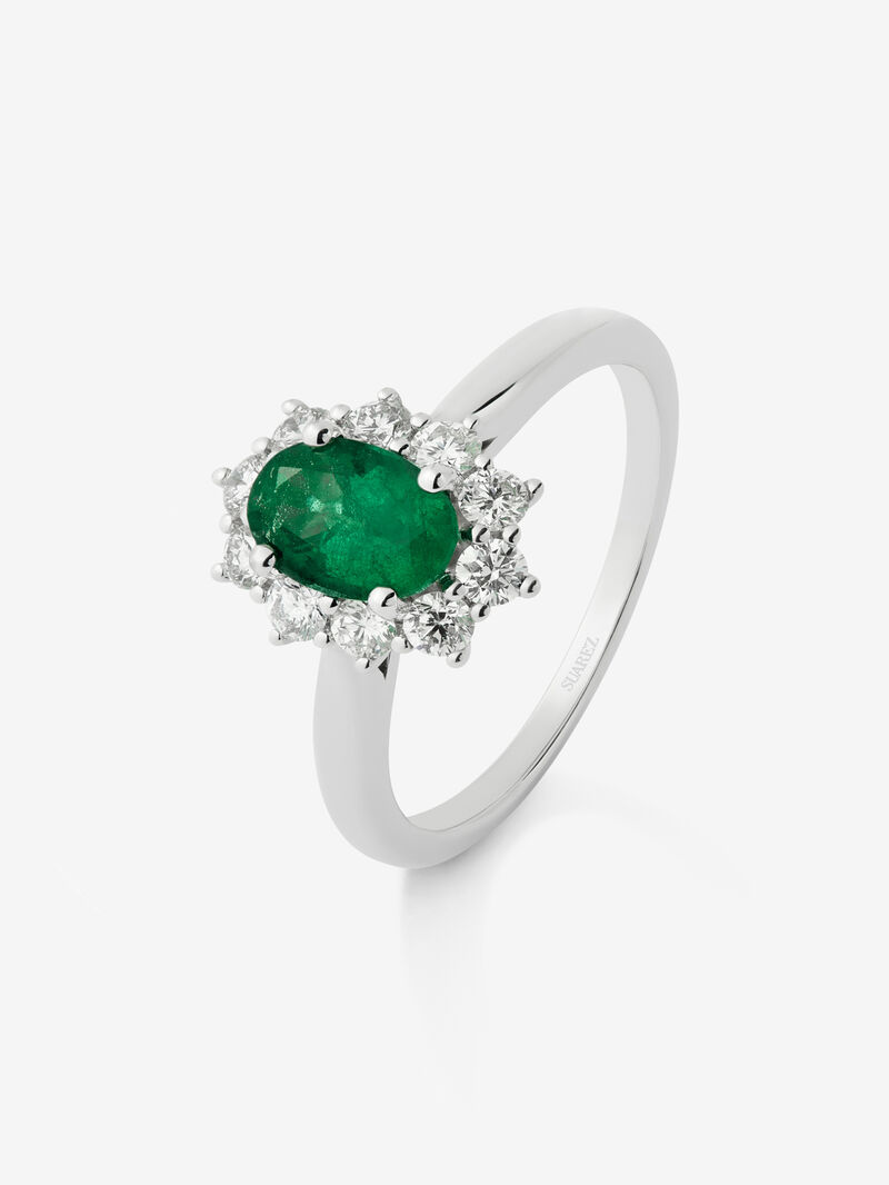 18K white gold ring with oval-cut green emerald of 0.5 cts and brilliant-cut diamonds with a total of 0.18 cts image number 0