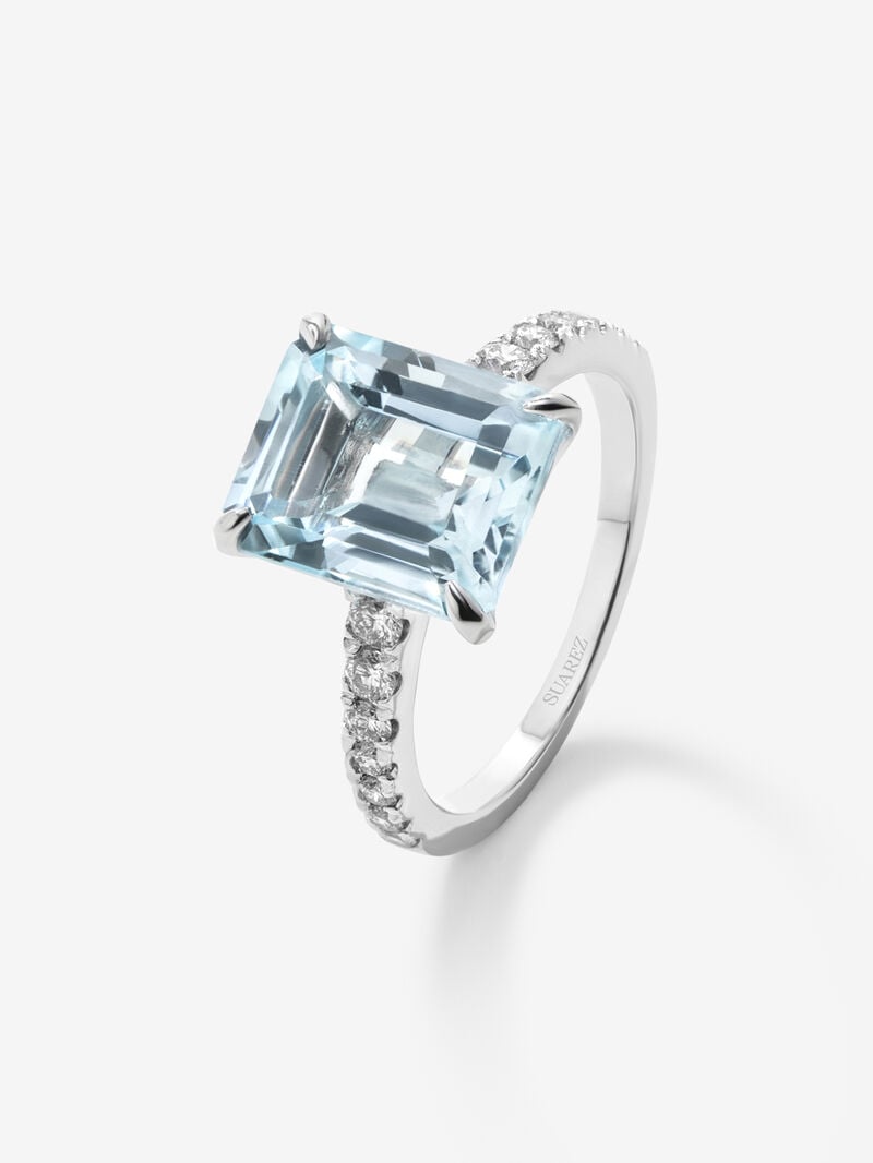 18K White Gold Ring with Sky Azul Top image number 0