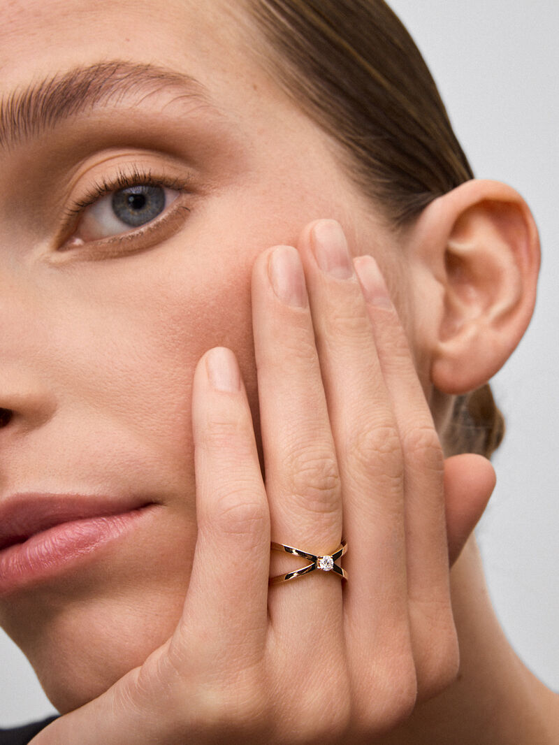 18K rose gold cross ring with 0.12 ct brilliant cut diamond image number 3