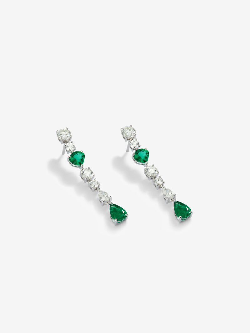 18K white gold pending with green emeralds in pear size of 3.3 cts and white and bright white diamonds of 2.15 cts image number 2