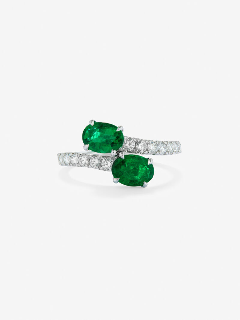 You and I 18k White Gold Ring with green -sized 1.46 cts and white diamonds in a brilliant 0.45 CTS oval size image number 2