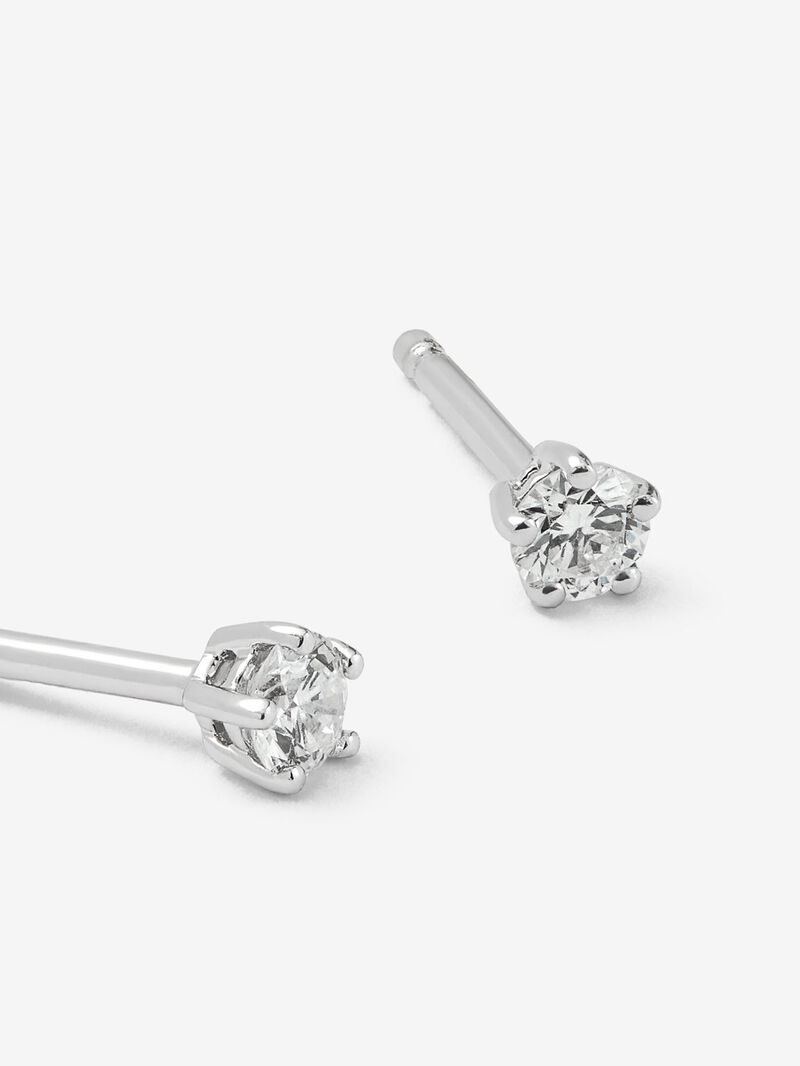 18K white gold earrings with 2 brilliant-cut diamonds with a total of 0.2 cts image number 1