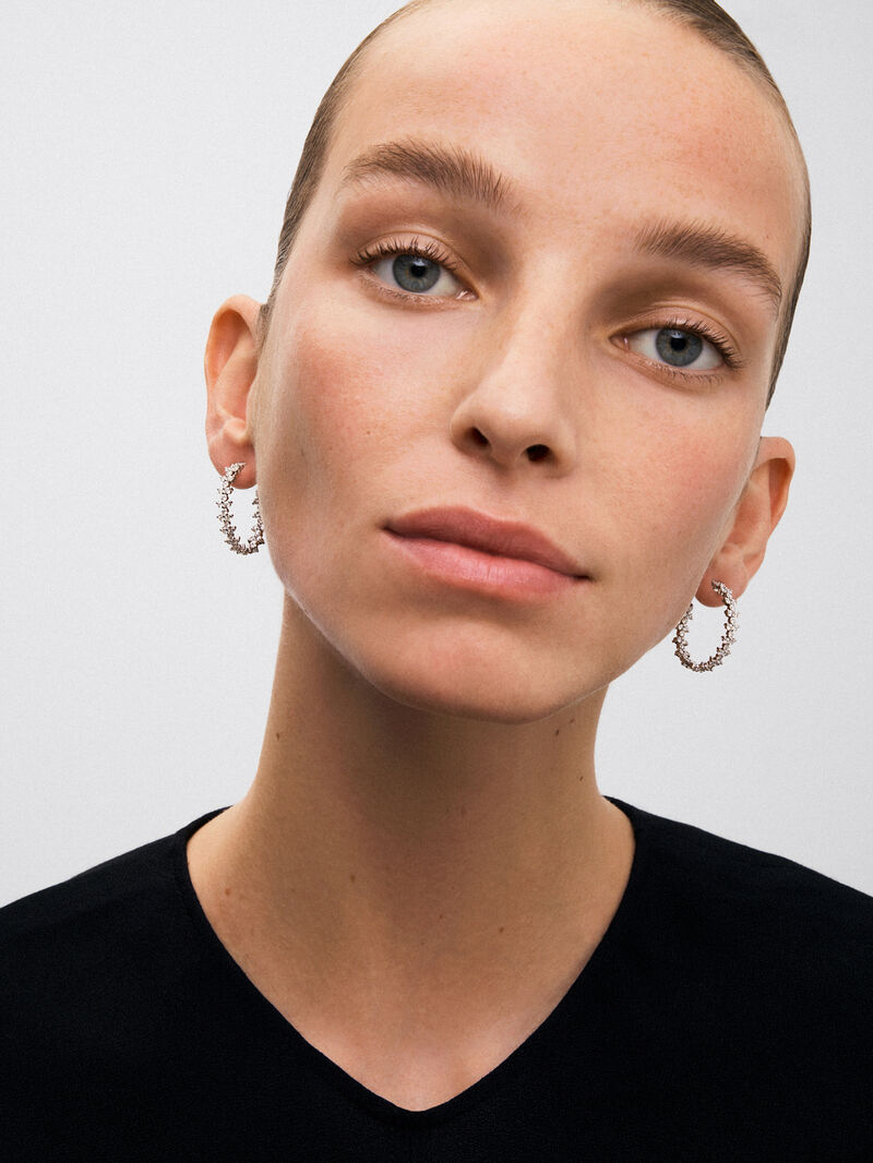 18K white gold hoop earrings with 90 brilliant-cut white diamonds with a total of 2.64 cts image number 3